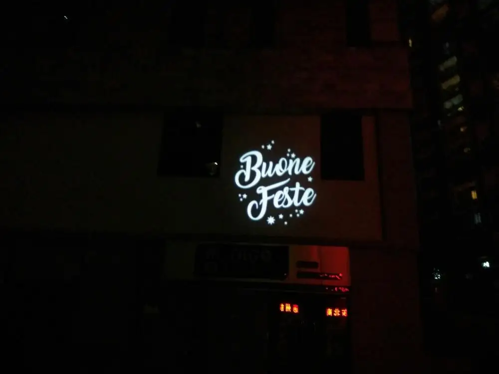 2020 new arrival! Highest Brightness most popular LED outdoor projector 200W outdoor rotating