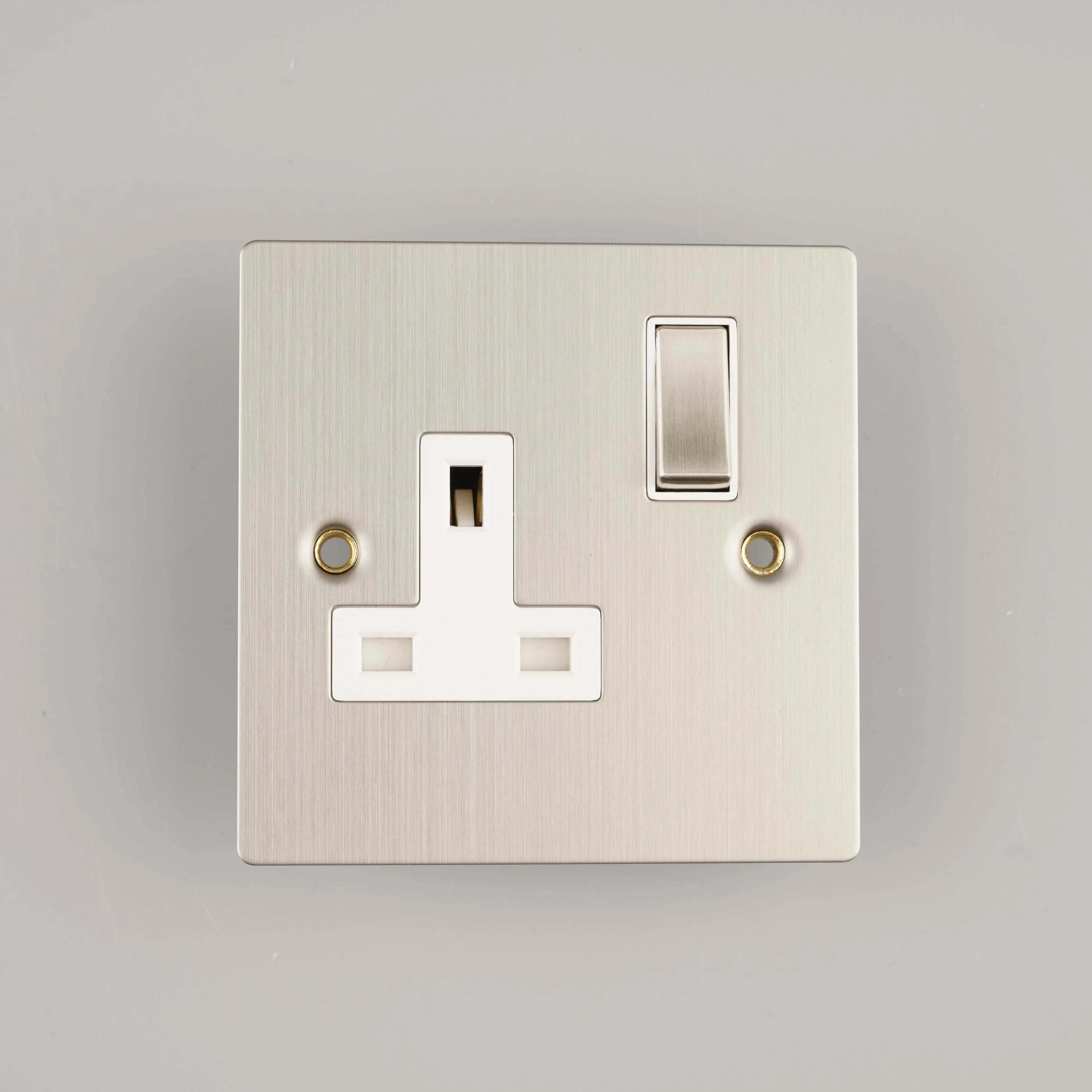 WK British Standard 1 Gang 3 Pin Switch Socket - White