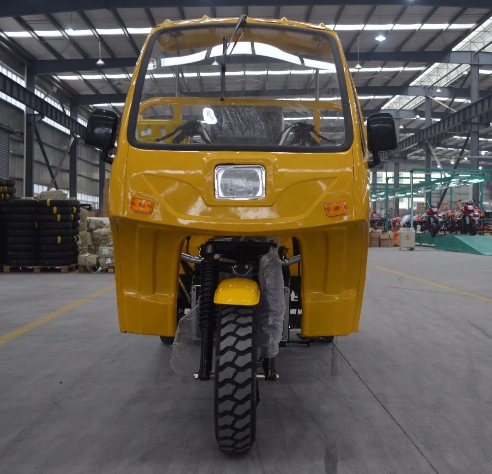 Three  Wheel Motorcycle  200cc Cargo Tricycle with Rain Cover and Windshield