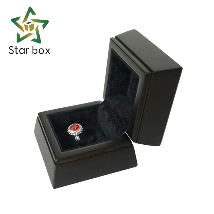 Factory wholesale wood ring box packaging MDF lacquer unique jewelry ring case wedding engagement ring jewelry gift packing box