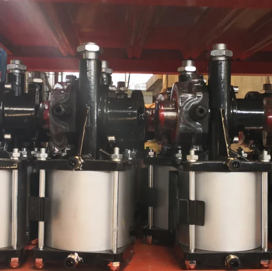 Pneumatic actuator with butterfly valve