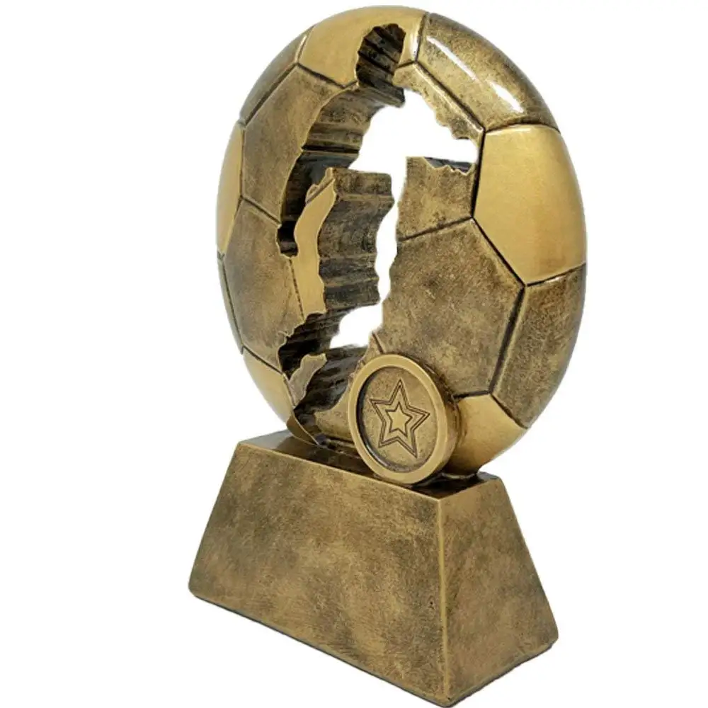 suppliers customized hot sale resin fantasy Crafts Soccer Ball Player Cut Out Trophy