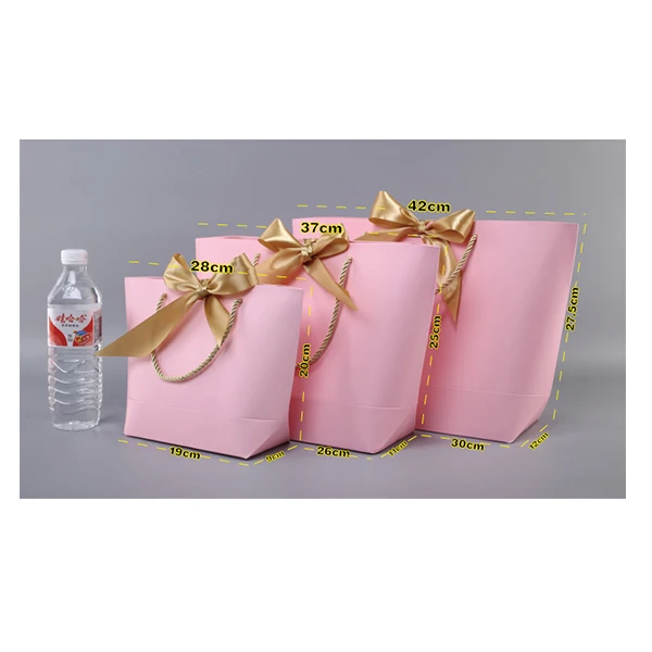 Китайская оптовая продажа, Небольшая женская бумажная сумка с ручками для покупок с лентой, ваш собственный логотип для подарка, одежда для покупок