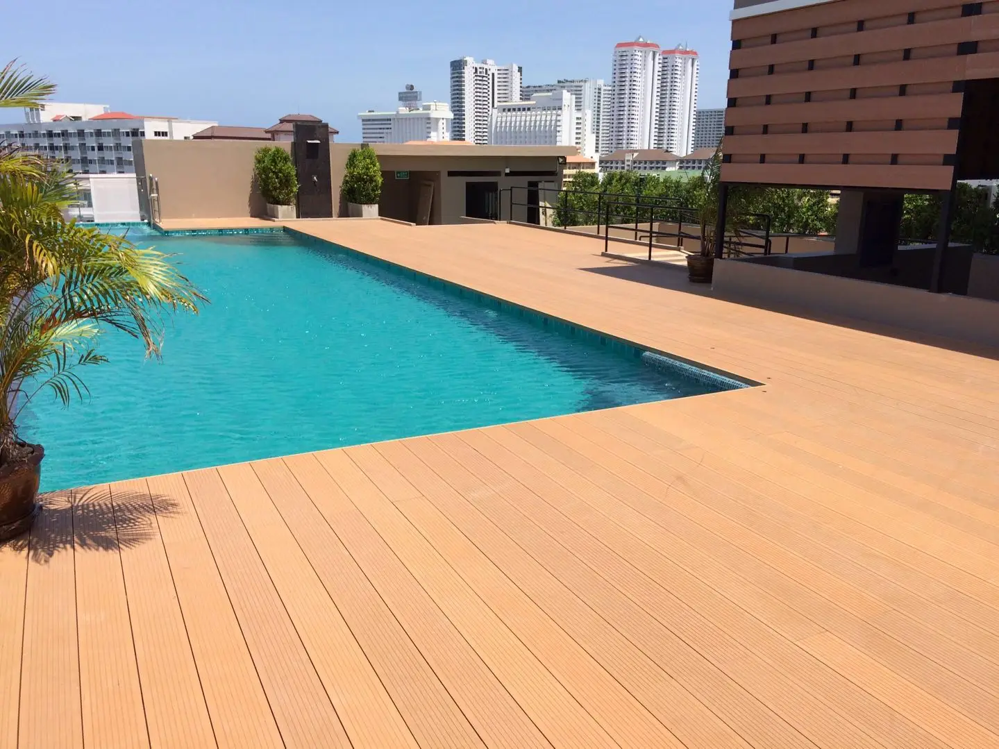 Natural Feel Wood Plastic Composite Decking Boards WPC Decks and Terrace outdoor plastic deck floor covering