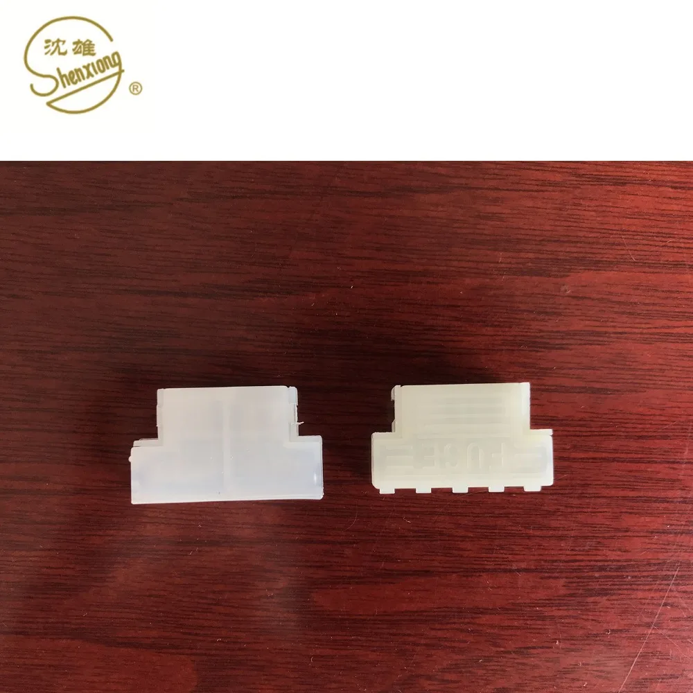 New style middle auto blade fuse holder