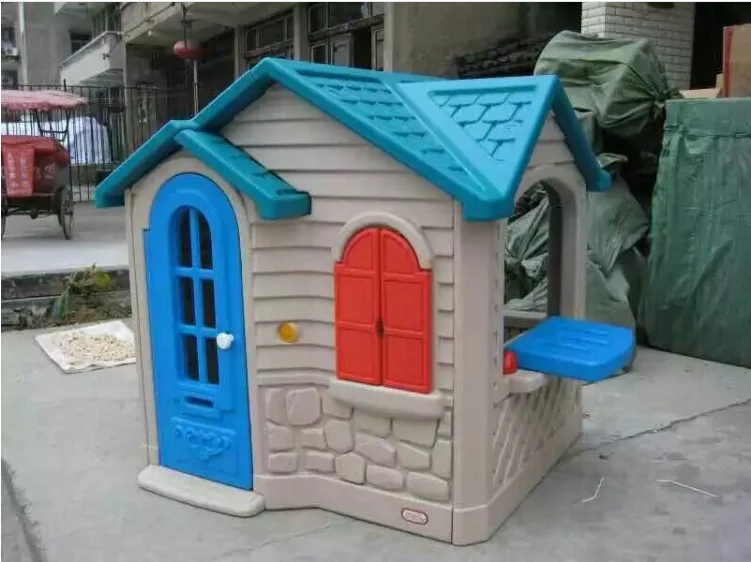 
Plastic Kid Playhouses 