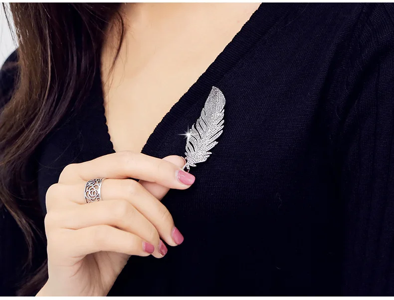 Luxury Fashion Women Clothing Accessories Brooch Micro Pave Crystal Diamond Rhinestone Leaf Feather Shape Bridal Brooch Pin