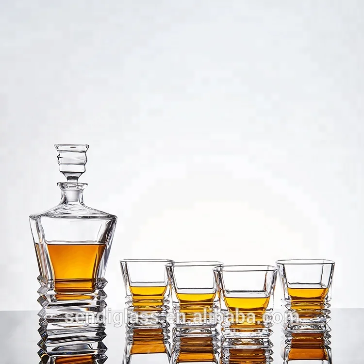 Sendirella Unique European Lead-Free Crystal Barware Classic 27Fl oz Square Liquor Whiskey Decanter With  4 Glasses