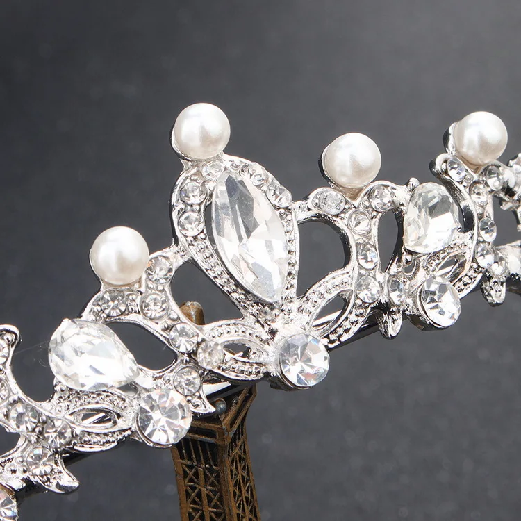
2018 new arrival sample wedding crown pearl bridal tiaras crown bridal hair accessories 