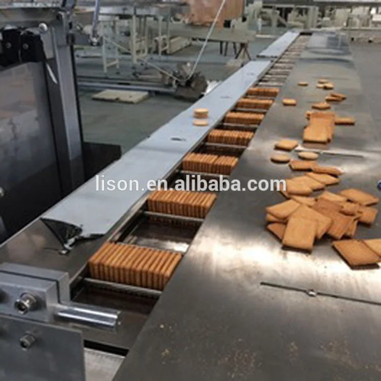 Cream biscuit sandwiching machine with food packaging machine