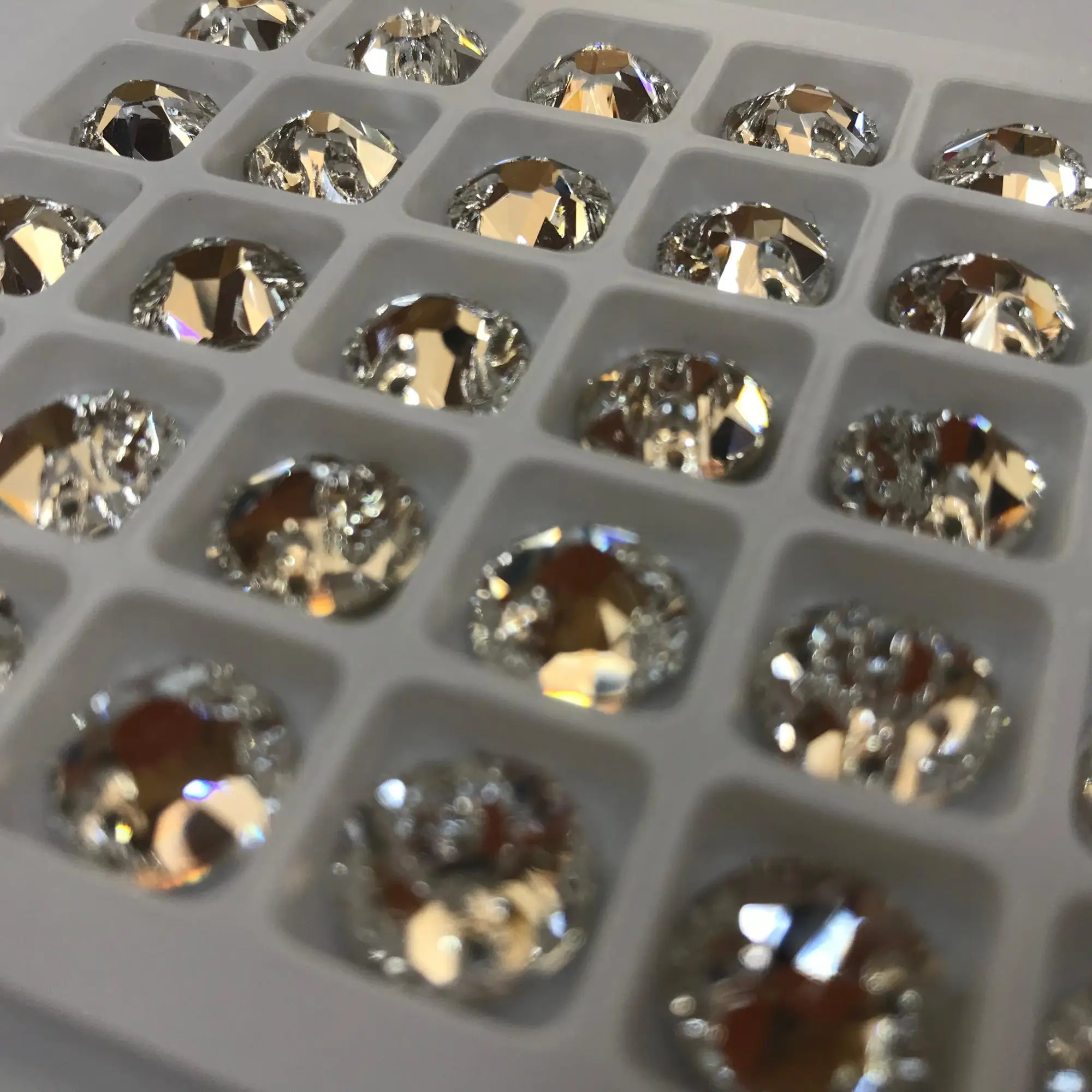 sew on crystal glass beads for wedding dress ,flat back sewing beads