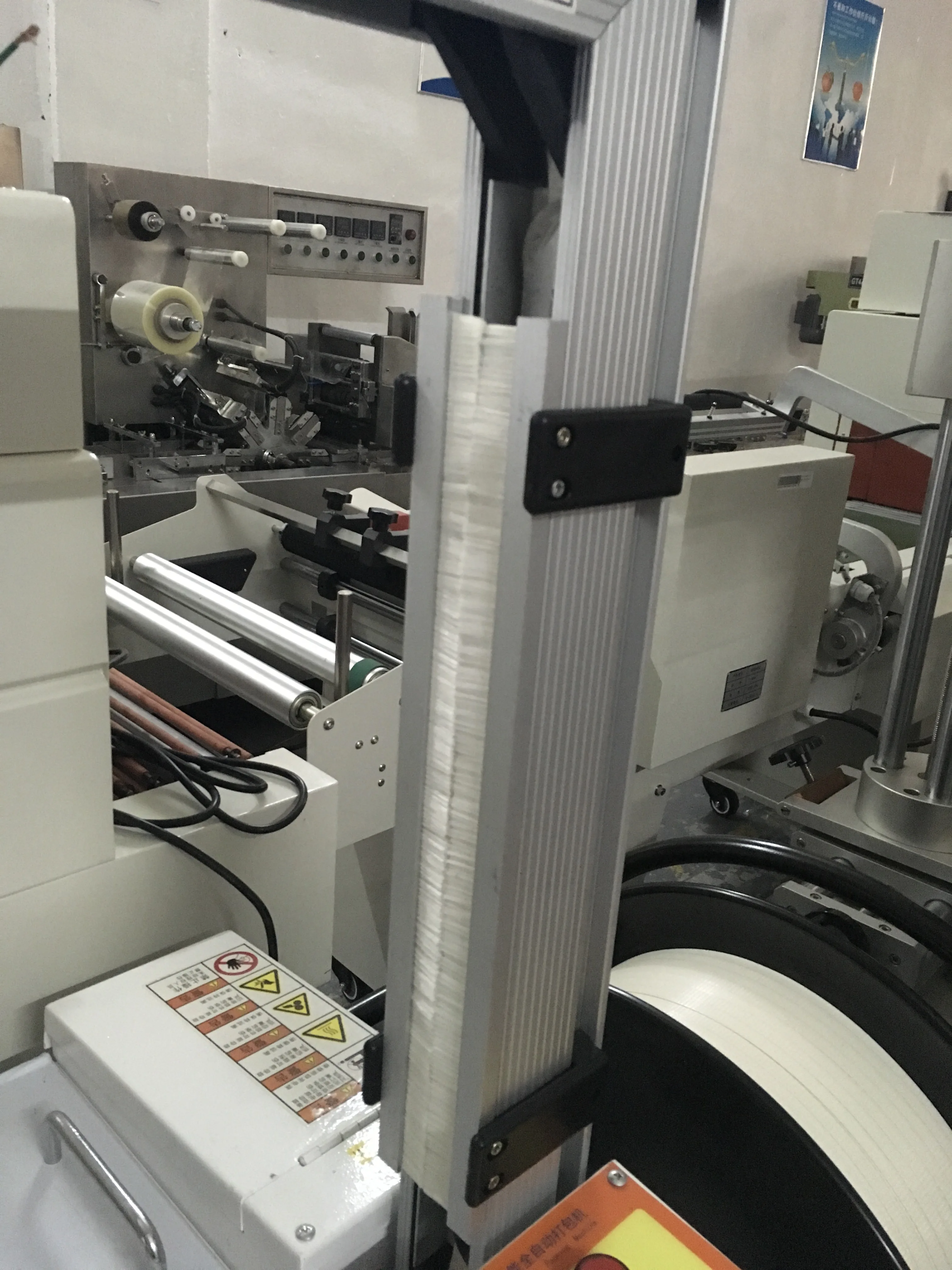 Pet polypropyleneelectric steel clips battery leather pallet rope Carton PP strapping automatic banding machine