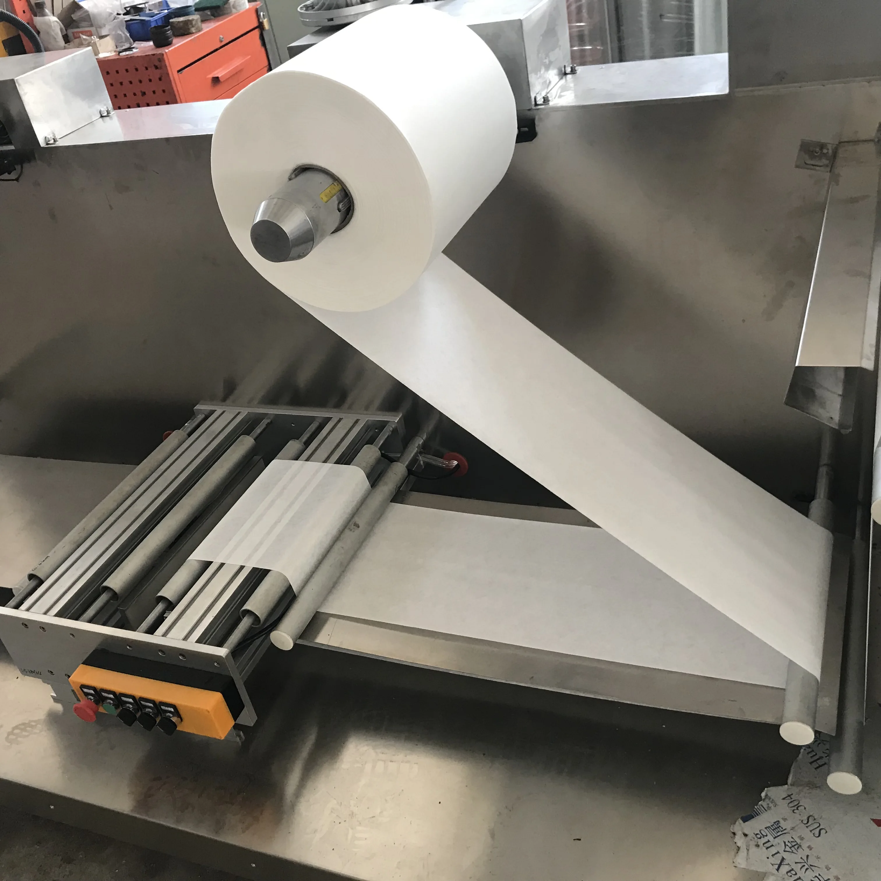 Wet Wipe Folding and Packing Machine Pocket Wet Tissue Machine Engineers Available to Service Machinery Overseas 5-30pcs/pack CE