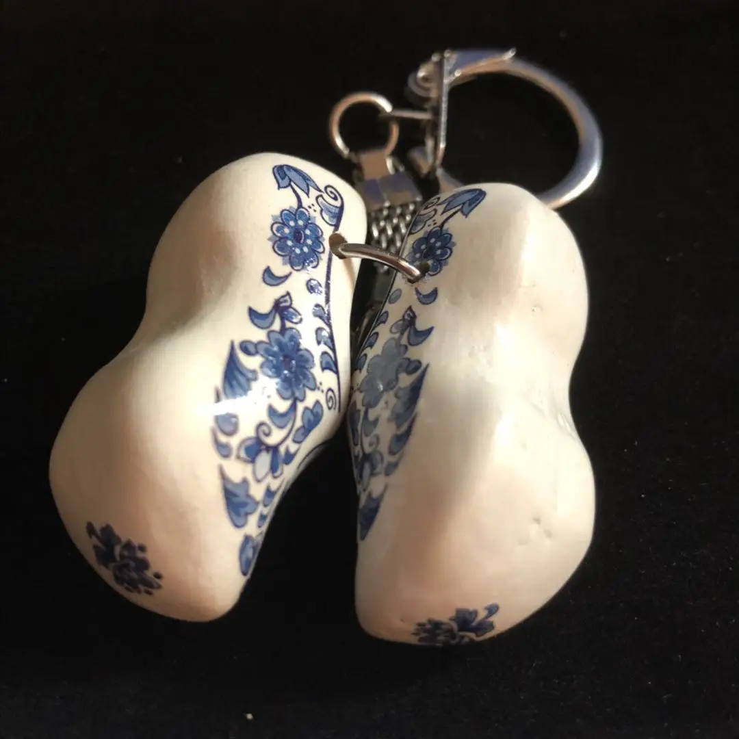 wooden shoe keychain, dutch shoe key chain promotional gift for the Netherlands market