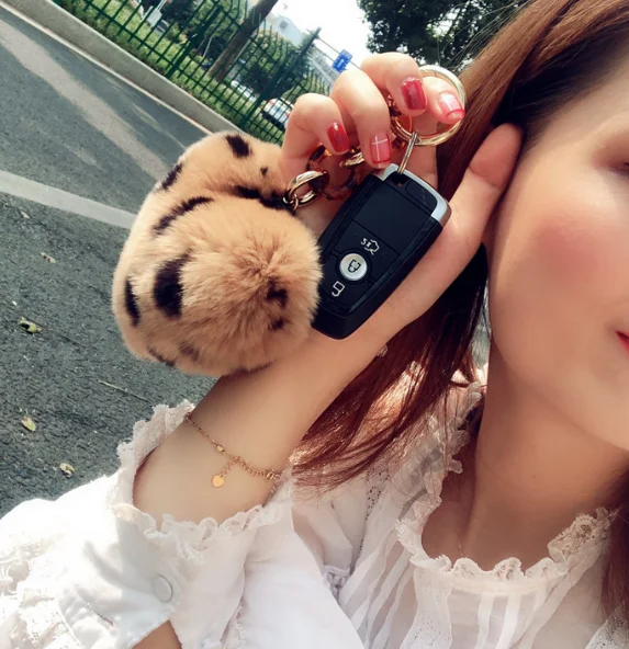 Fashion Custom Heart Shaped Faux Rabbit Fur Pom Pom Keychain