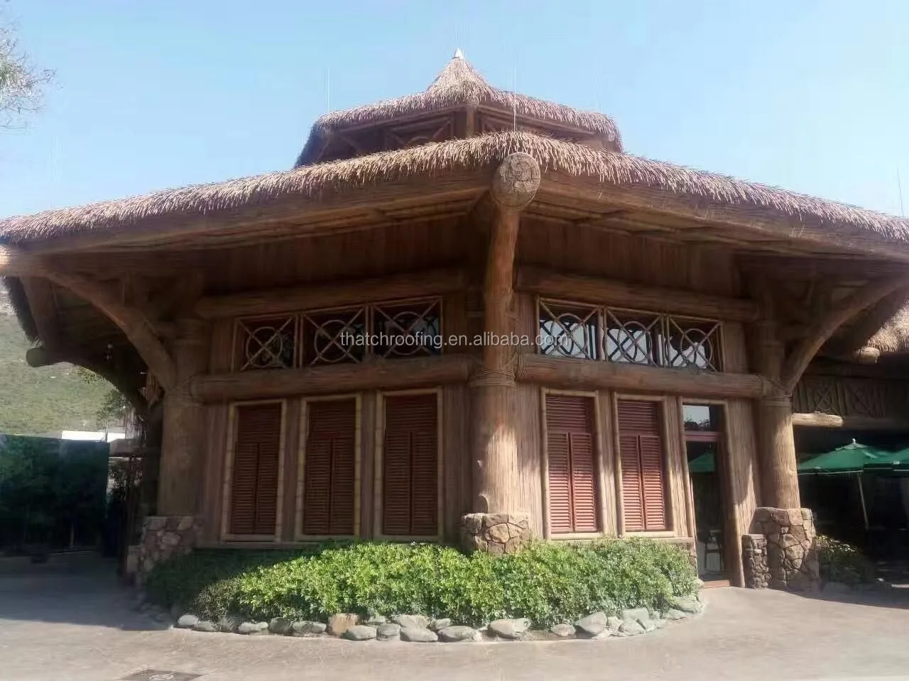 hotel thatch tiki hut palapa roof