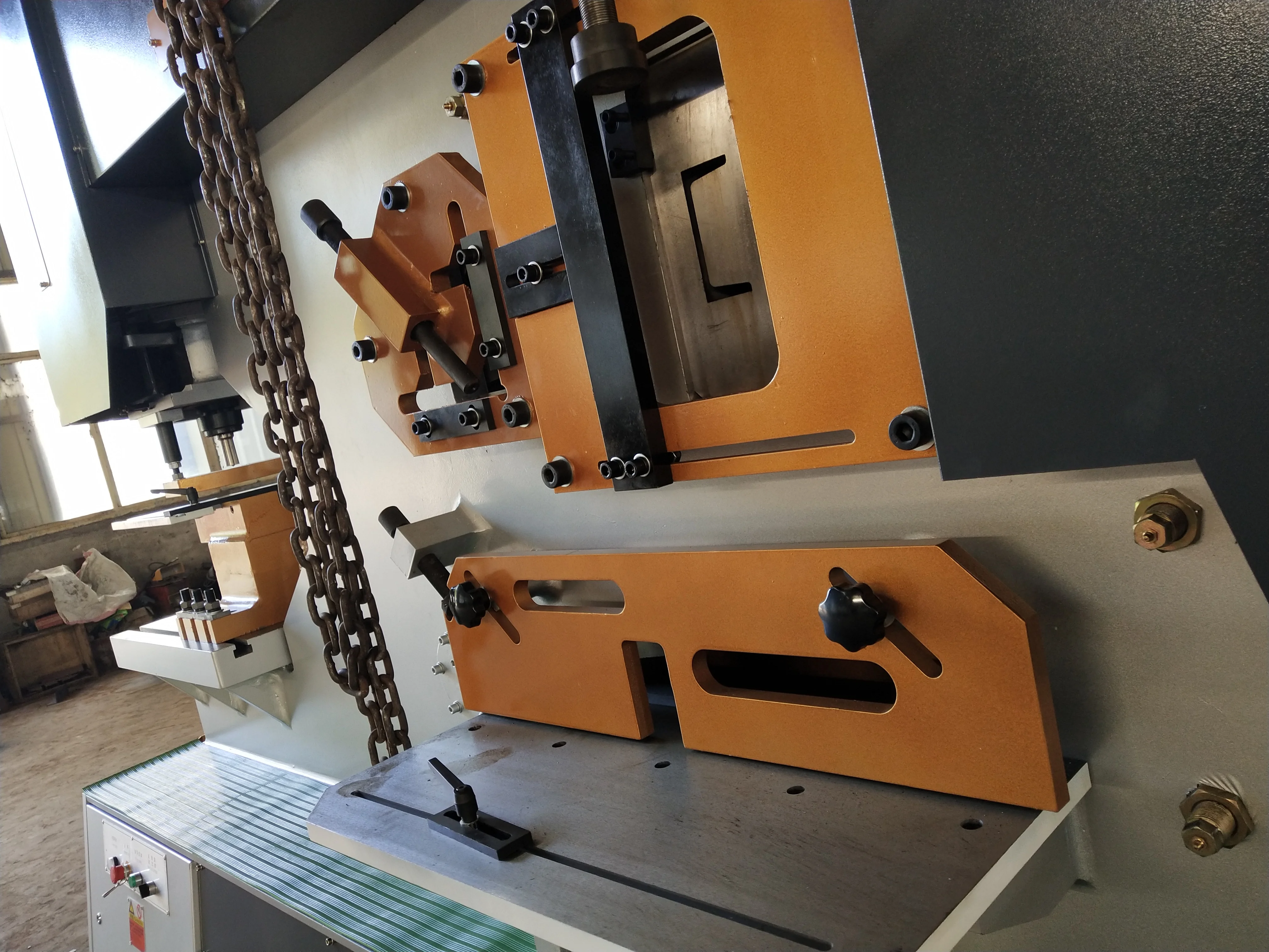 High Configuration Q35Y-40 series hydraulic combined punching and shearing Ironworker pressing and cutting machine