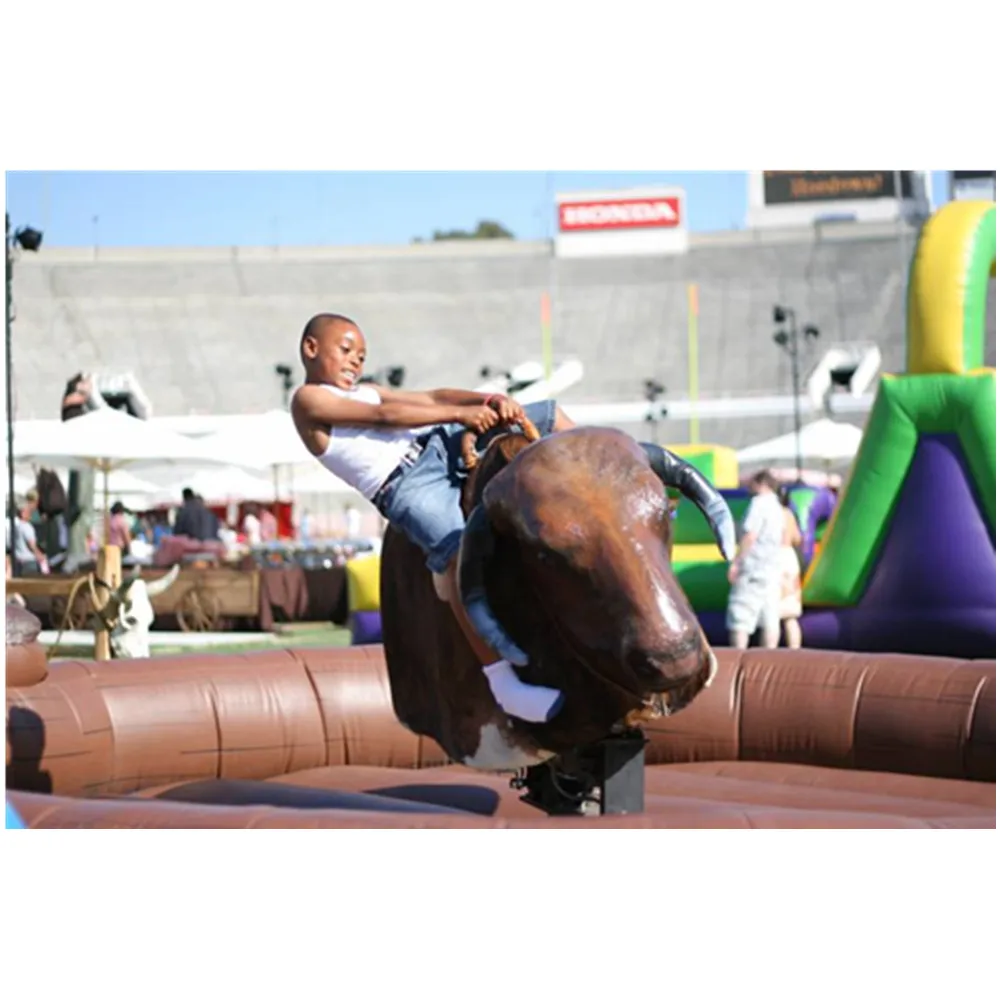 Mechanical bull girl. Верхом на быке. Skirt riding mechanical bull. Механический бык родео. Женщина верхом на быке.