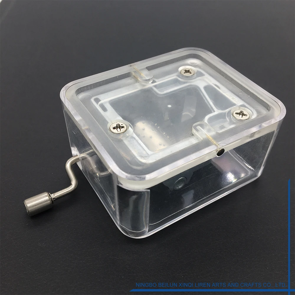 Hand Crank 18 Notes Plastic Music Box Crank and Listen to the Music