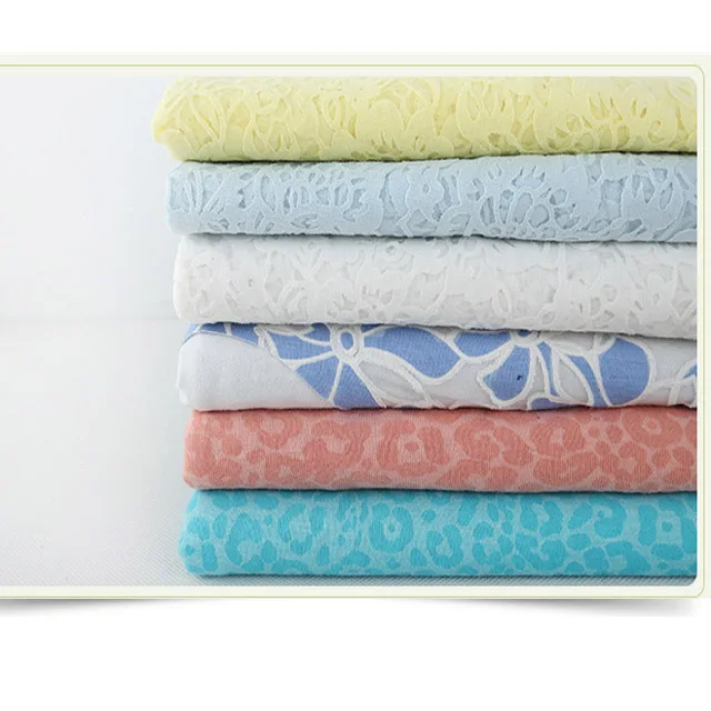 Однотонная окрашенная трикотажная ткань из смеси полиэстера и хлопка