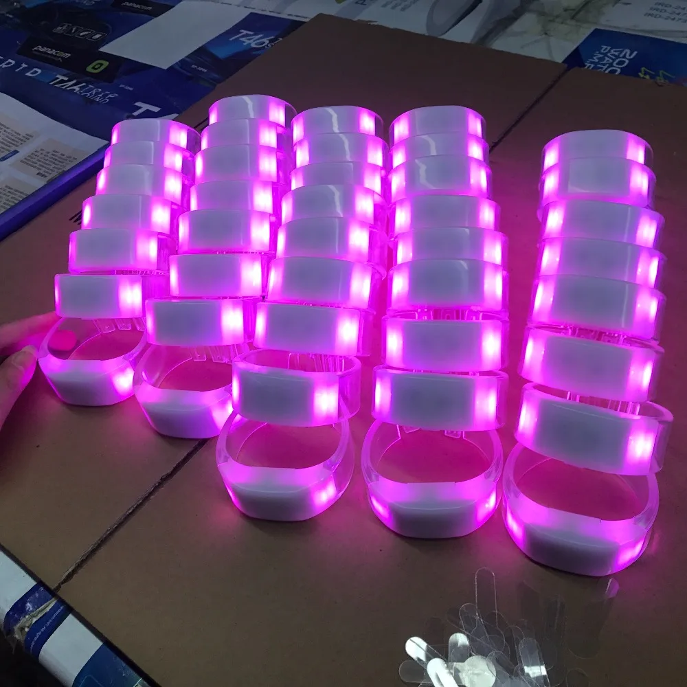 DLWY newest DMX 2.4G wireless radio control led wristbands bracelets for party/concert China factory wholesale