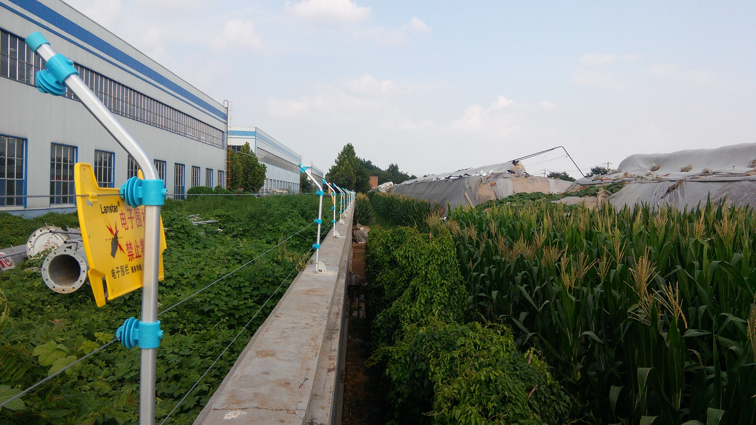 
Lanstar Adjustable Angle Bracket for Electric Fencing System Post 