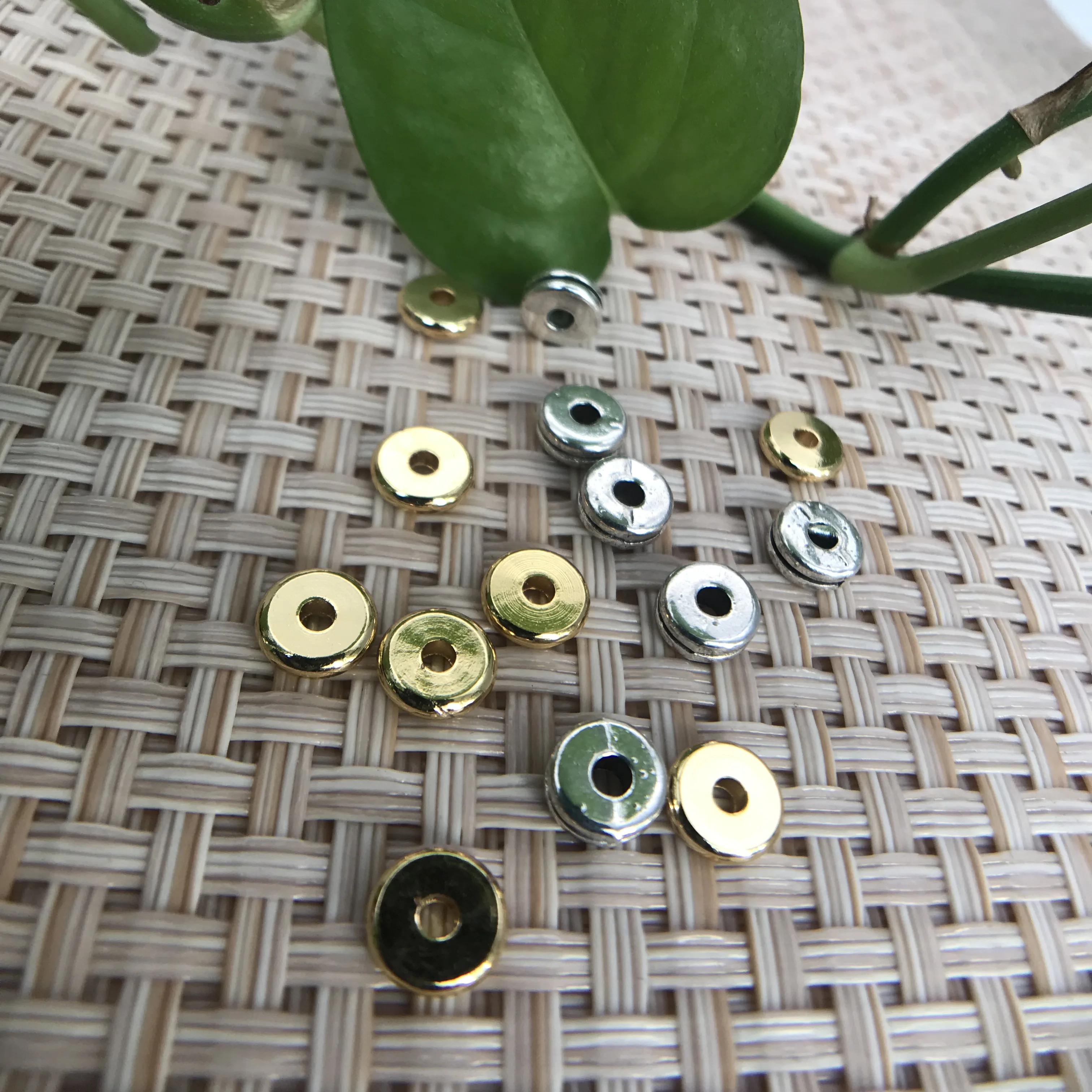 
Luxury Men Bracelet New Design Lava Stone Bracelet Volcanic Stone Bracelet Lion Hand Accessories 