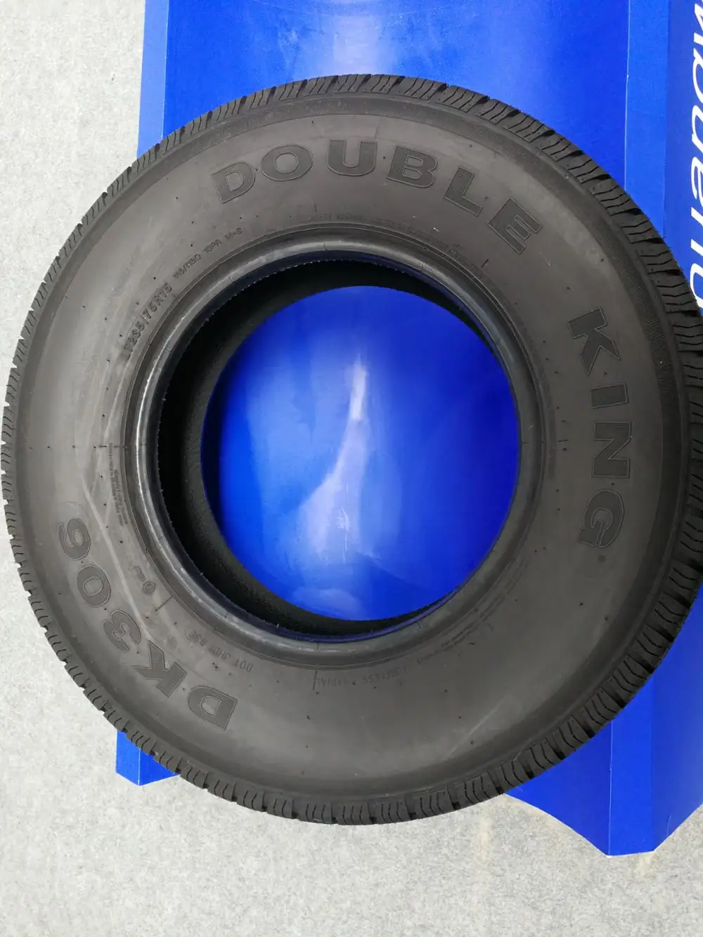 passenger car Tire P235/75R15 Luistone tire Have GCC SONCAP Certificate