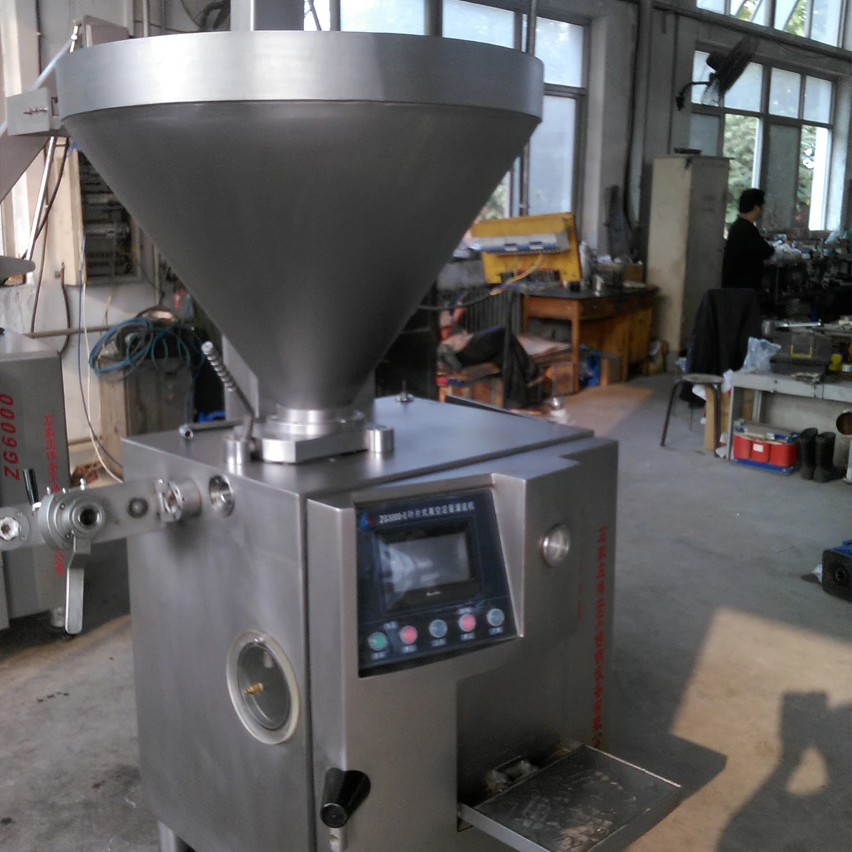 best selling stainless steel of 304 SS material ZKG3500L vacuum sausage filling machine