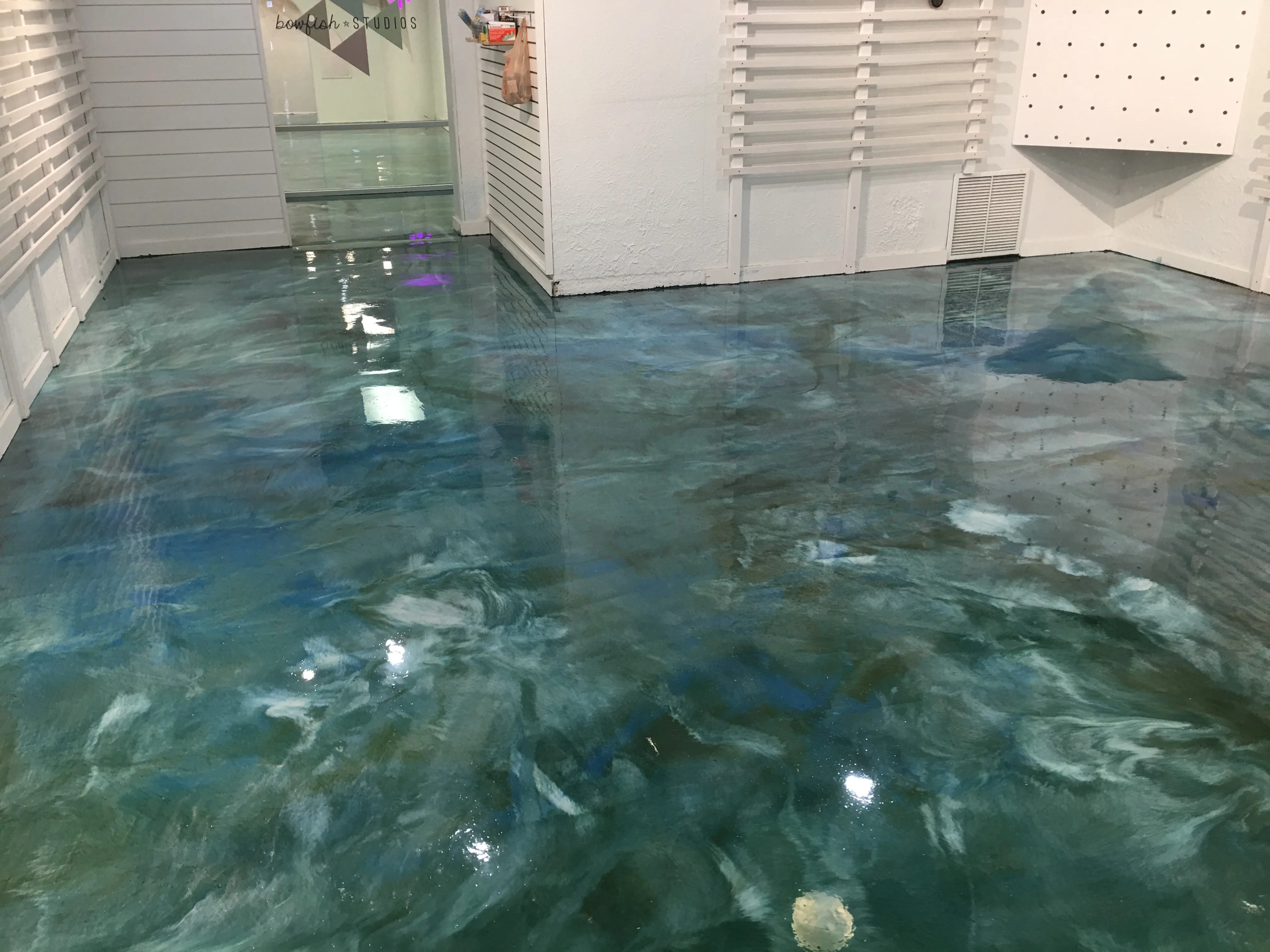 
Residential Commercial Class Super Clear Epoxy Resin For Flooring Coating 100% Solids 21kgs per kit 