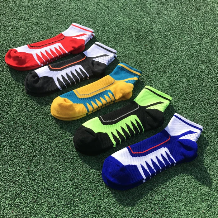  Yiwu лидер продаж мужские удобные нажимные полиамидные спортивные носки для пеших прогулок