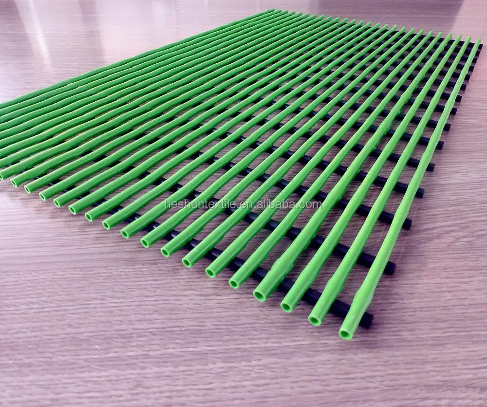 Rolled plastic anti slip water proof tube tread mat swimming pool floor mats