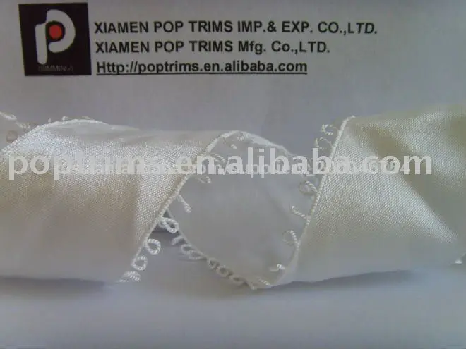 пико края атласными лентами