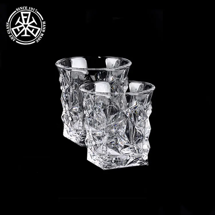 Wholesale new design bohemia 700ml glass whiskey decanter set gift box