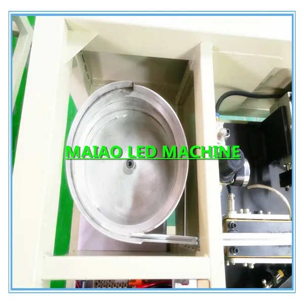 
LED B22 bulb cap crimping machine 