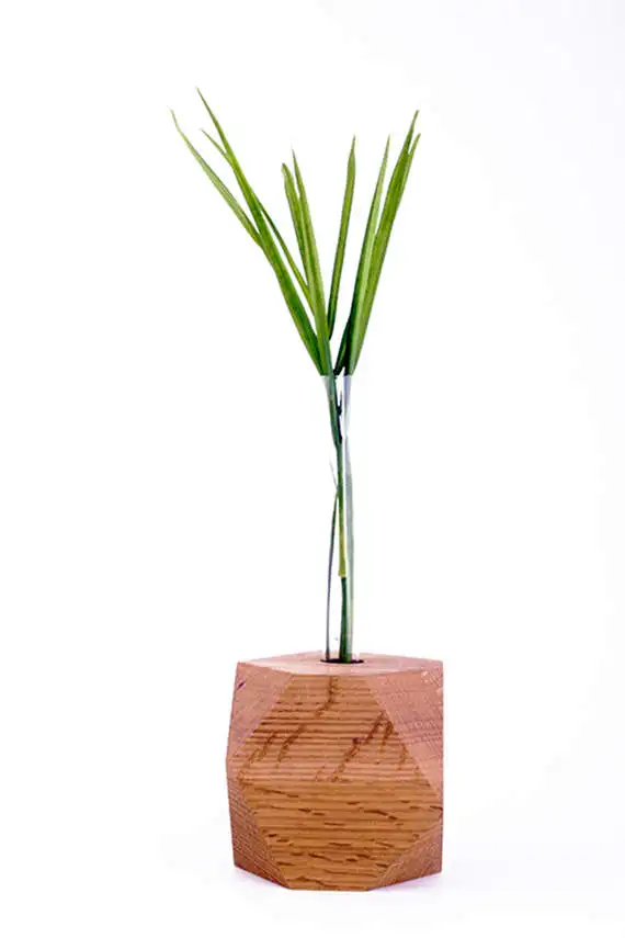 
Geometric candle holder 