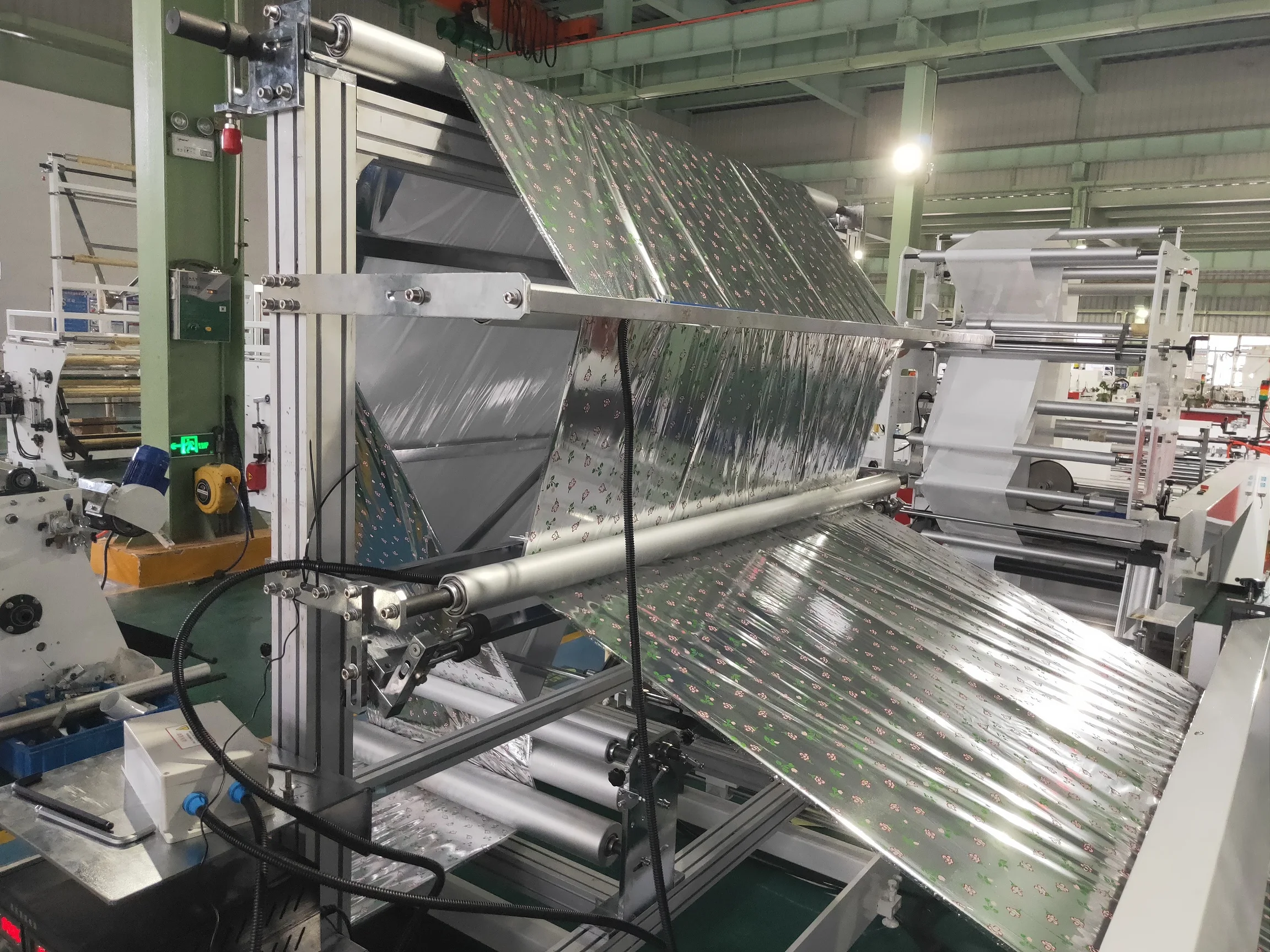 CW-800HCB High quality dural rigid handle thermos bag making machine