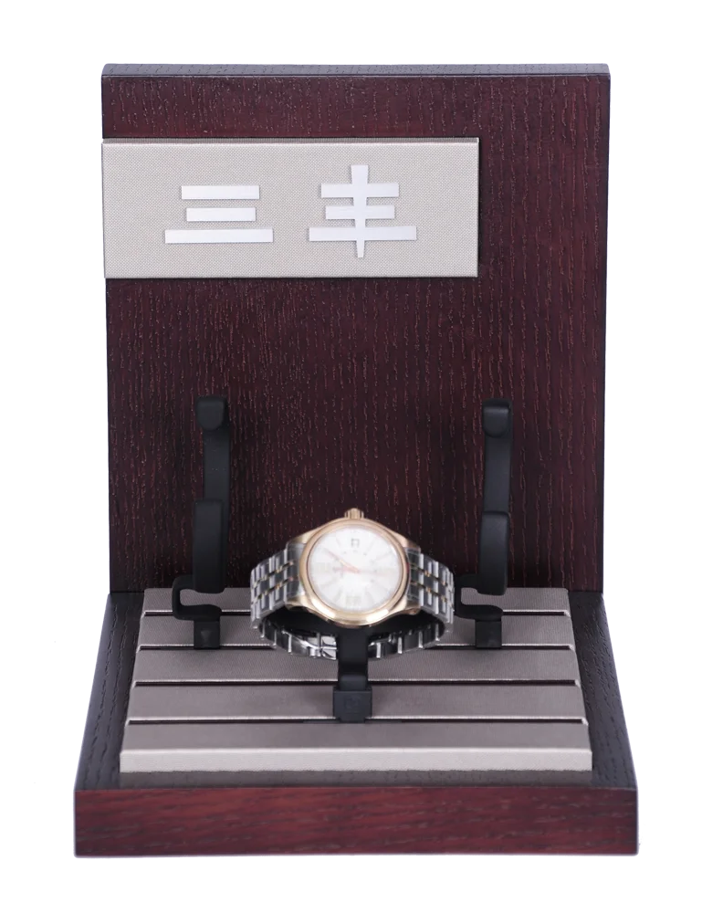Retail Wrist  Smart High-end custom wooden with watch display for wholesale