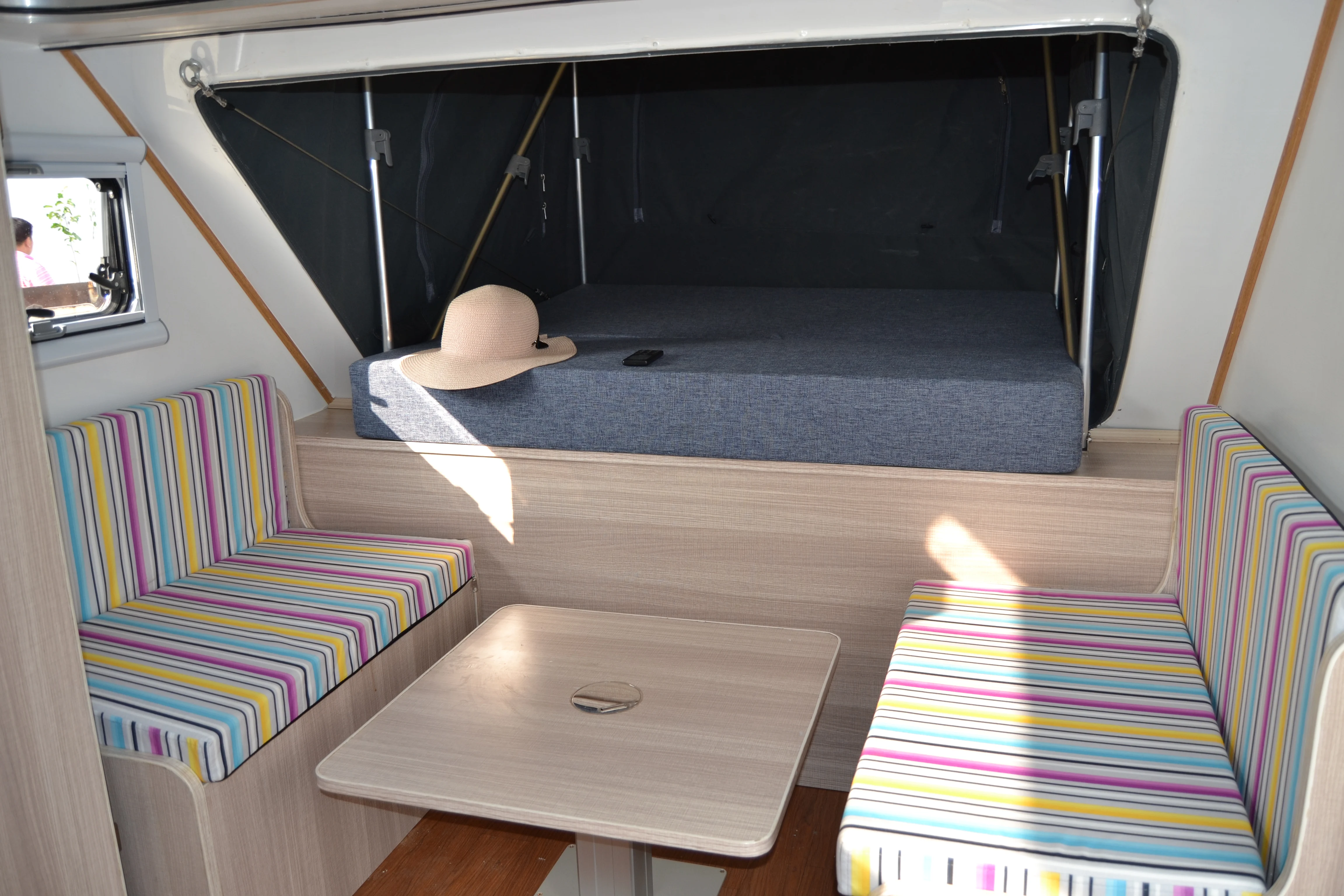 China Manufacturer OEM Travel Teardrop Caravan For Sale