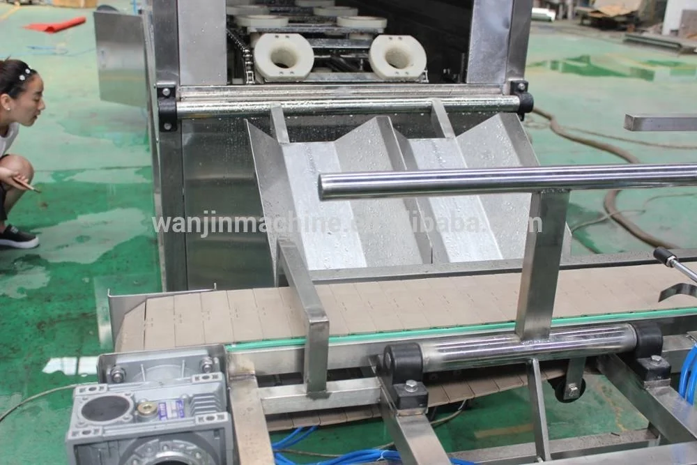 
Plastic Bottle 3 Gallon 5 Gallon 20 Liter Bottled Water Filling And Capping Machine 