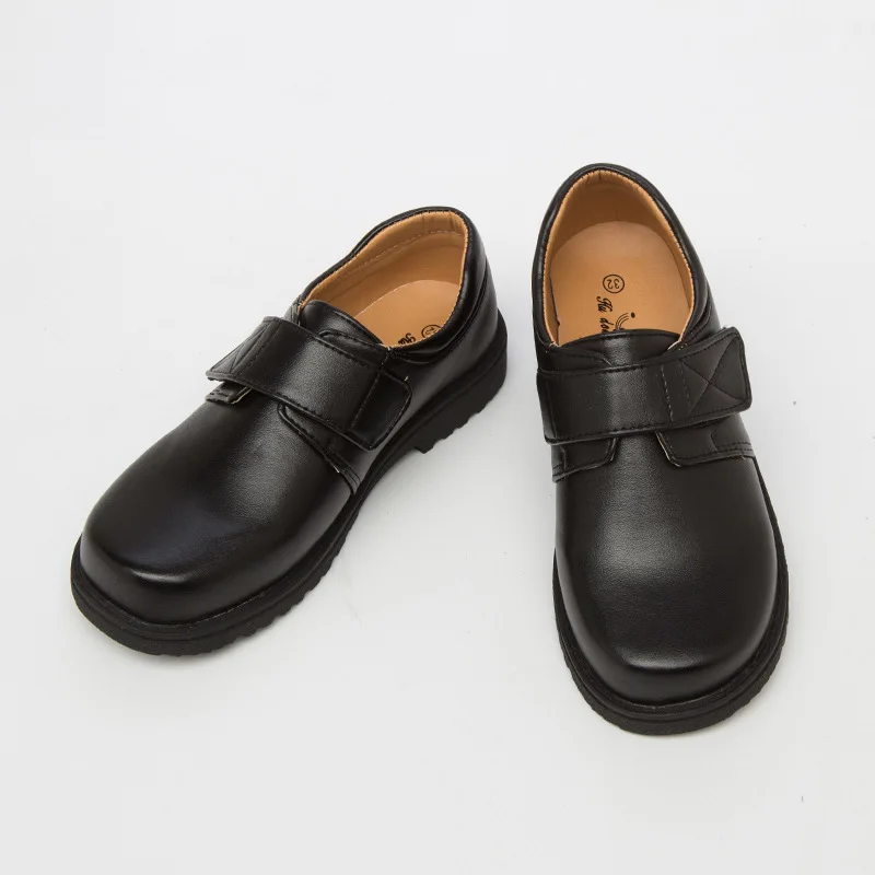 
china Kids Fashion School White Shoes Boy Soft Leather Flat Shoes Men Wholesale Shoes 