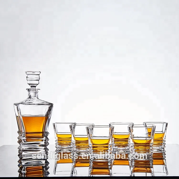 Sendirella Unique European Lead-Free Crystal Barware Classic 27Fl oz Square Liquor Whiskey Decanter With  4 Glasses