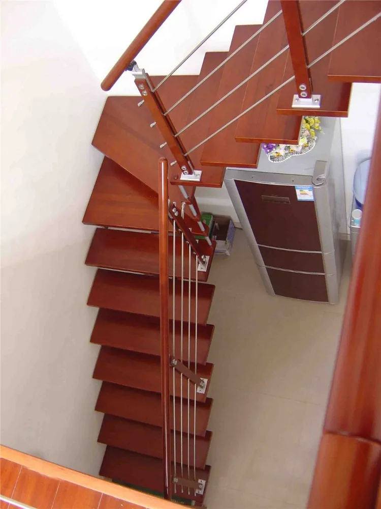 Деревянная лестница для дома из дуба, бука и тика