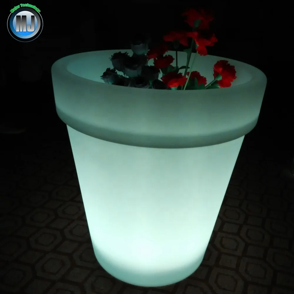 Plastic Material Waterproof Rechargeable Color Changing Lighting Up LED Flower Pot