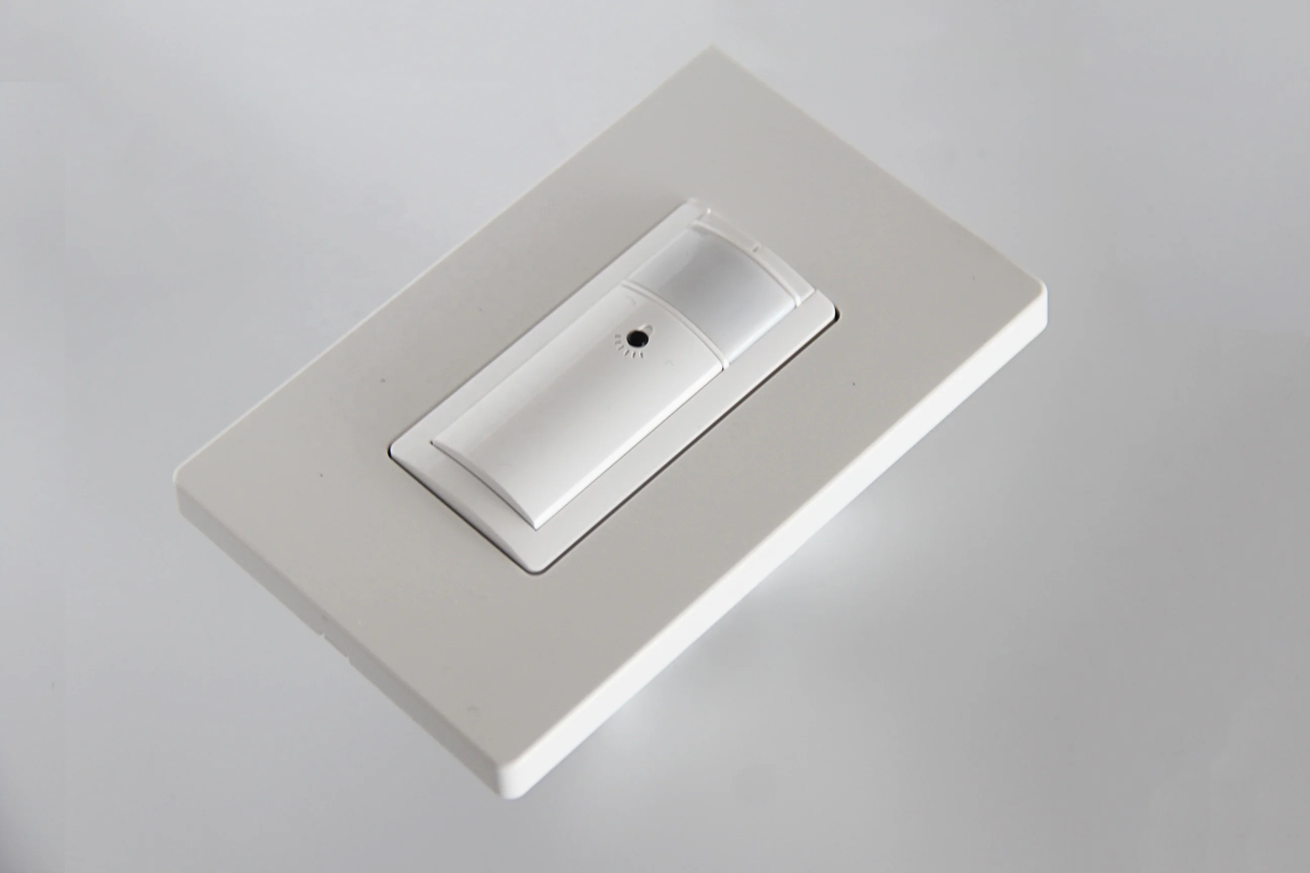 Wifi control tuya smart switch 2.4G wireless circuit