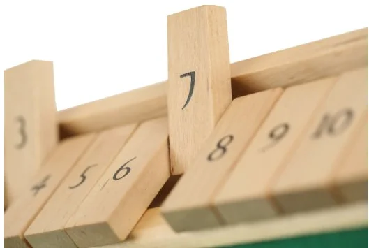 Traditional Retro Classic Board Game 12 Numbers Shut the Box with Dice