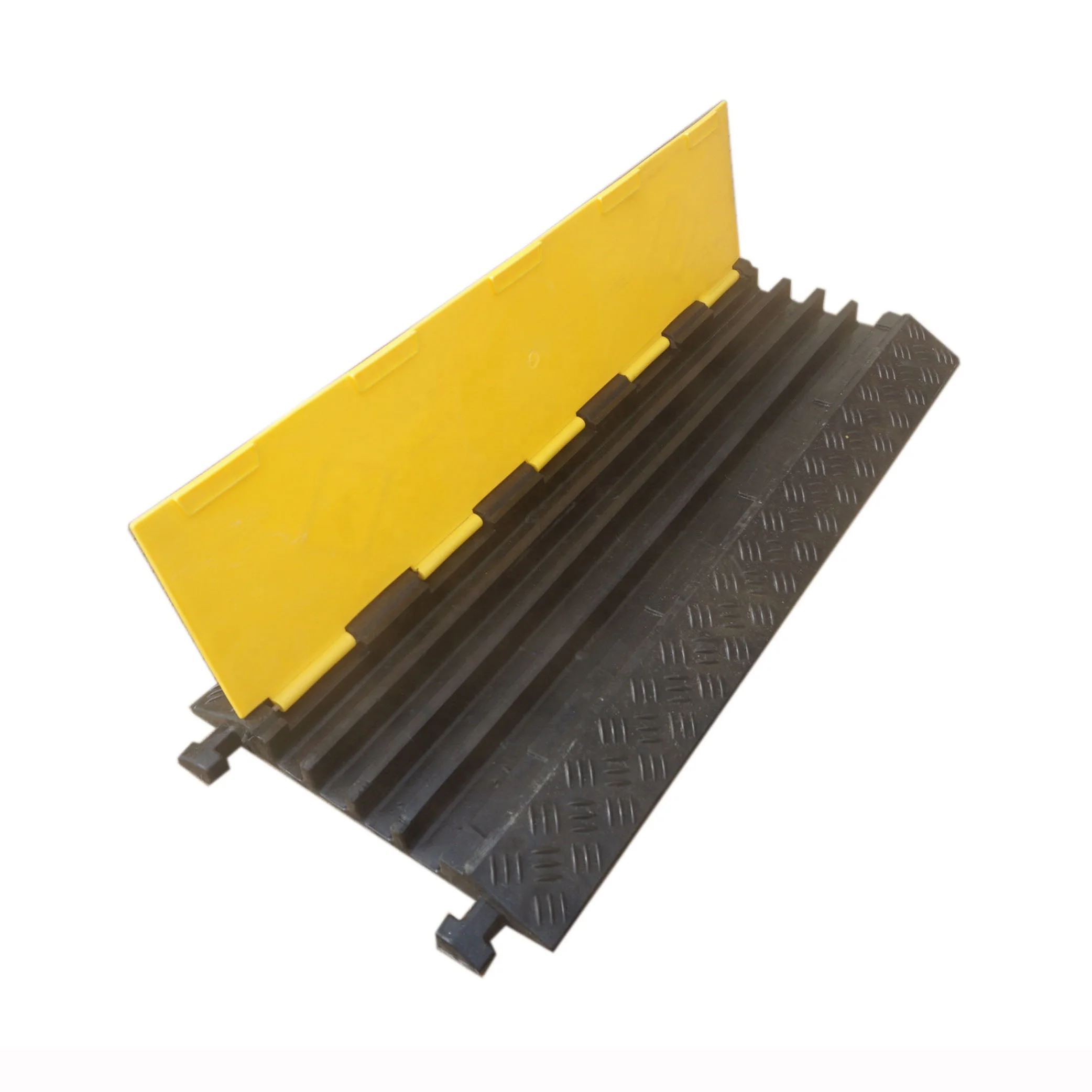 Low Price 4 Channel Cable Protector Road Speed Bump