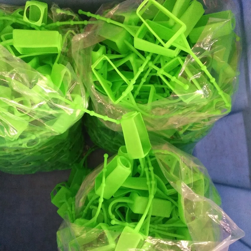 Professional Dongguan Silicone Factory Supply Alcohol Free Waterless Pocket Hand Sanitizer Silicone Cover