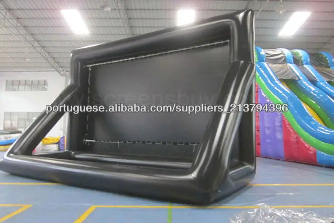 Надувной экран для наружного кино