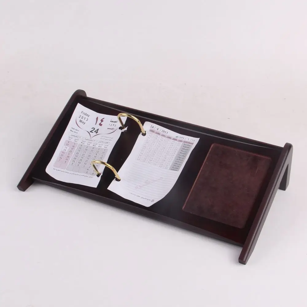 Low MOQ Manufactory Office Display Usage Lacuqer Wood Desk Calendar with metal hook For Arabic Decor